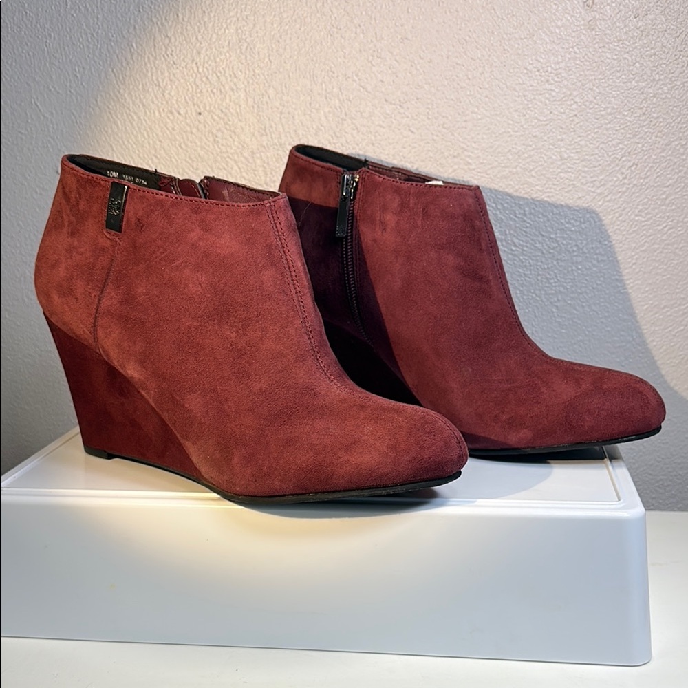 NWT Anne Klein Cranberry Suede Leather Wedge Booties